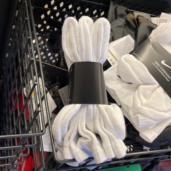 NIKE 
Training Crew Socks (6 Pairs)
Nike Everyday Cushioned - Picture 2 of 16
